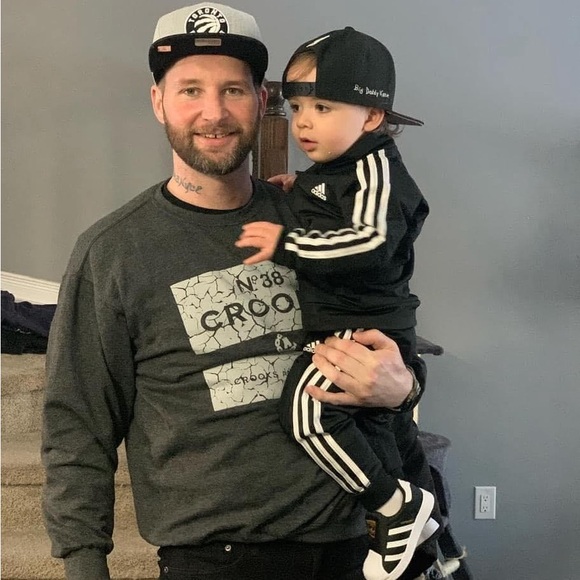 Meet your Posher, Chris - Picture 1 of 3